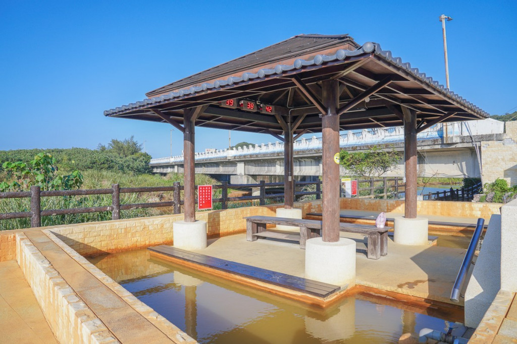 磺港公共浴室(免費溫泉泡腳池)