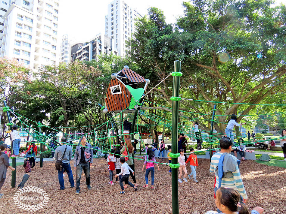 新店瑠公公園-北新藝術廣場(*特色遊戲場)