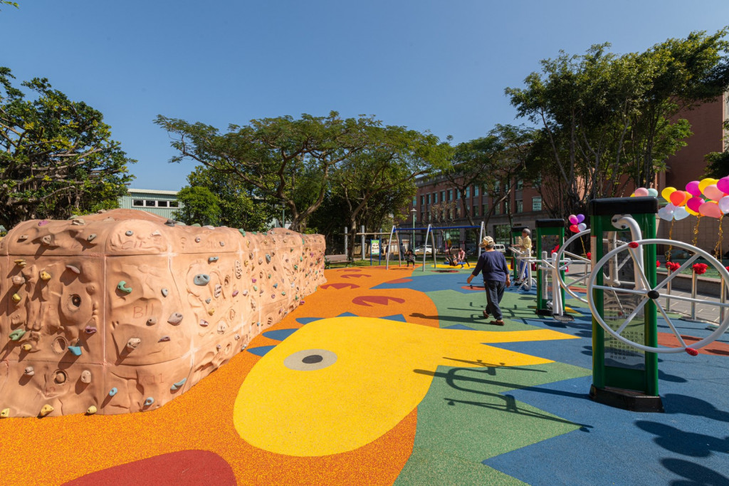 新富公園(特色遊戲場)
