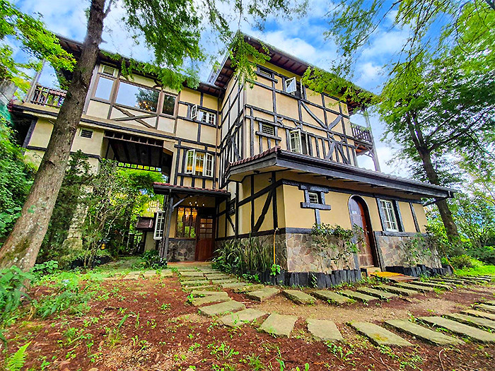 Sunshine Villa 清境見晴花園渡假山莊(露營車)