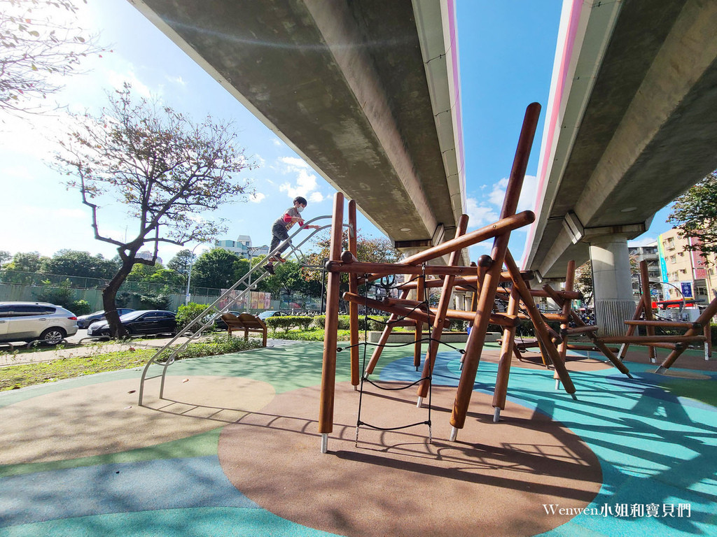捷運線形公園(芝山-明德段)-悠遊磺溪遊戲場(*特色遊戲場)