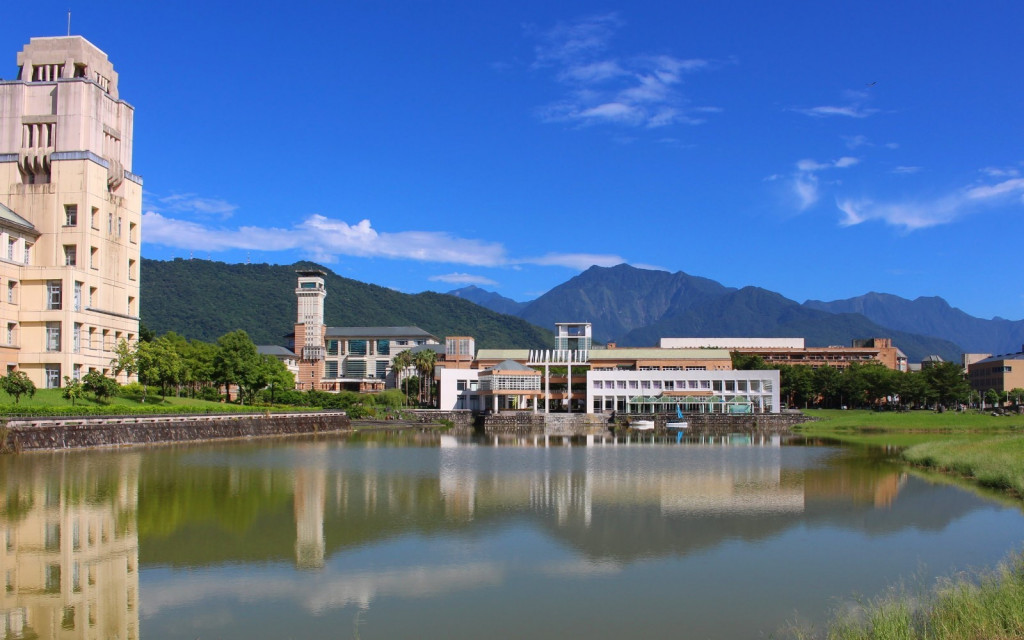 東華大學