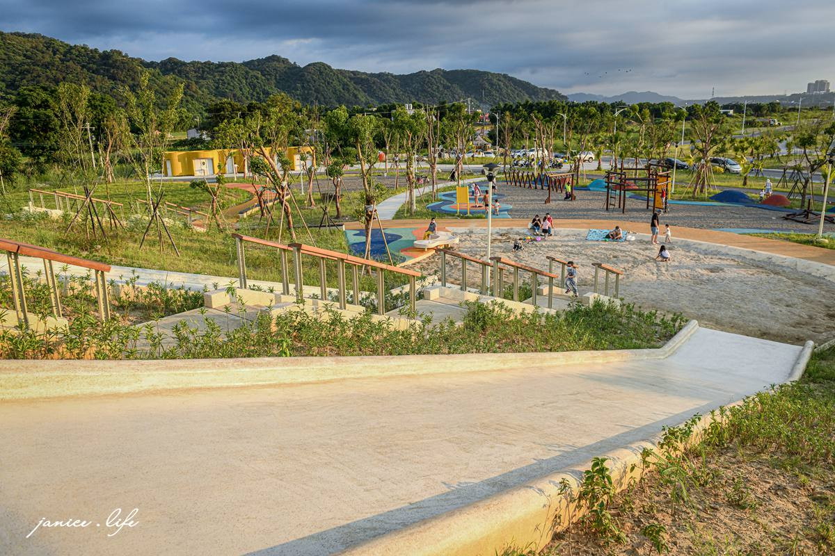 中庄調整池景觀土丘-地景遊戲場@大嵙崁親水園區(特色遊戲場-天空之城遊樂場)