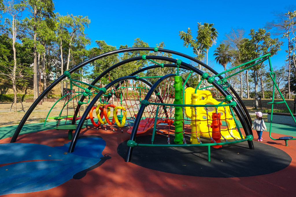 金獅湖風景區(南區公園特色遊戲場)